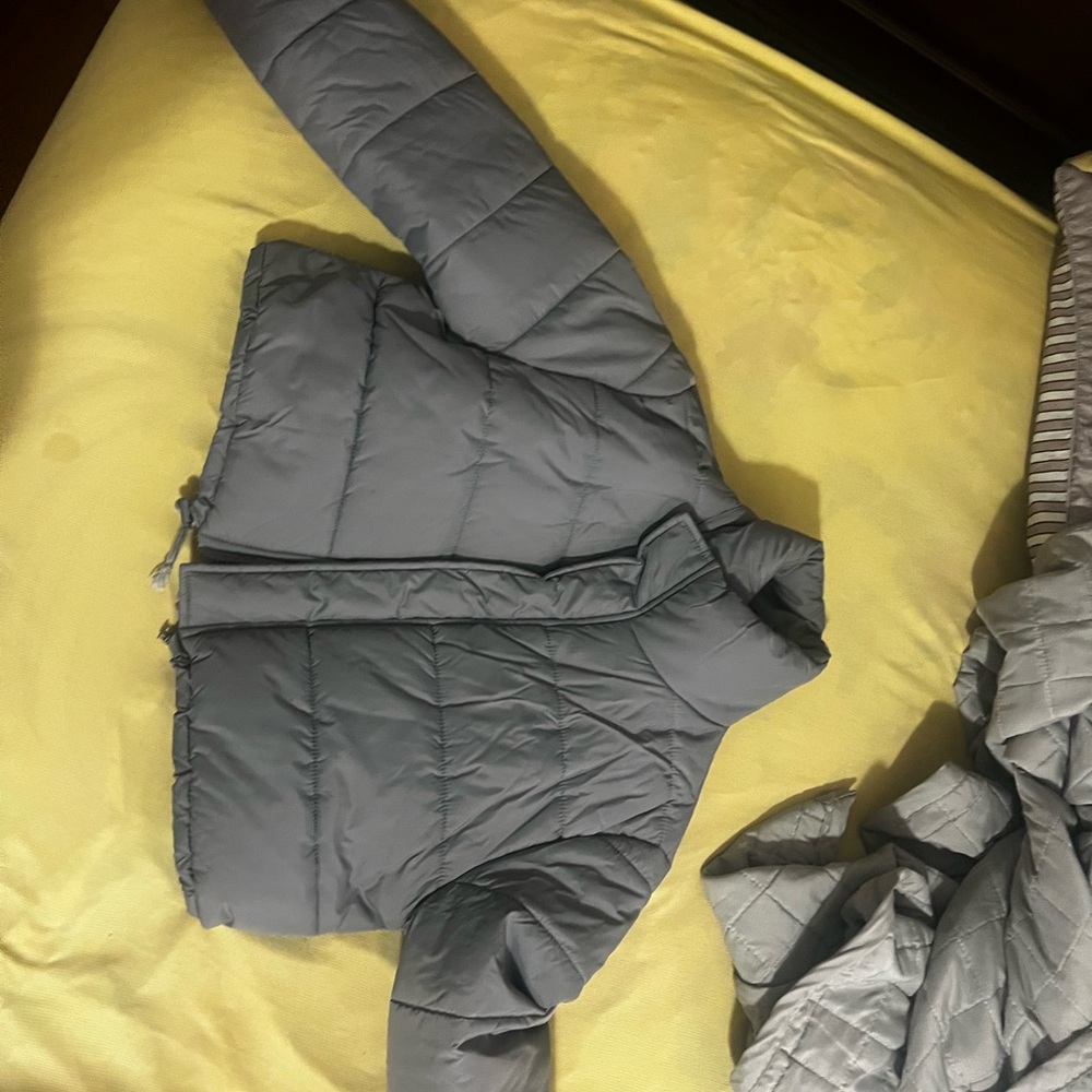 SHEIN Gray Crop puffer Jacket